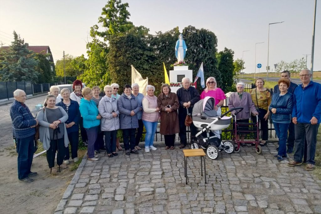 2023.05.26 – Nabożeństwo majowe przy figurze NMP przy ul. Zielonogórskiej