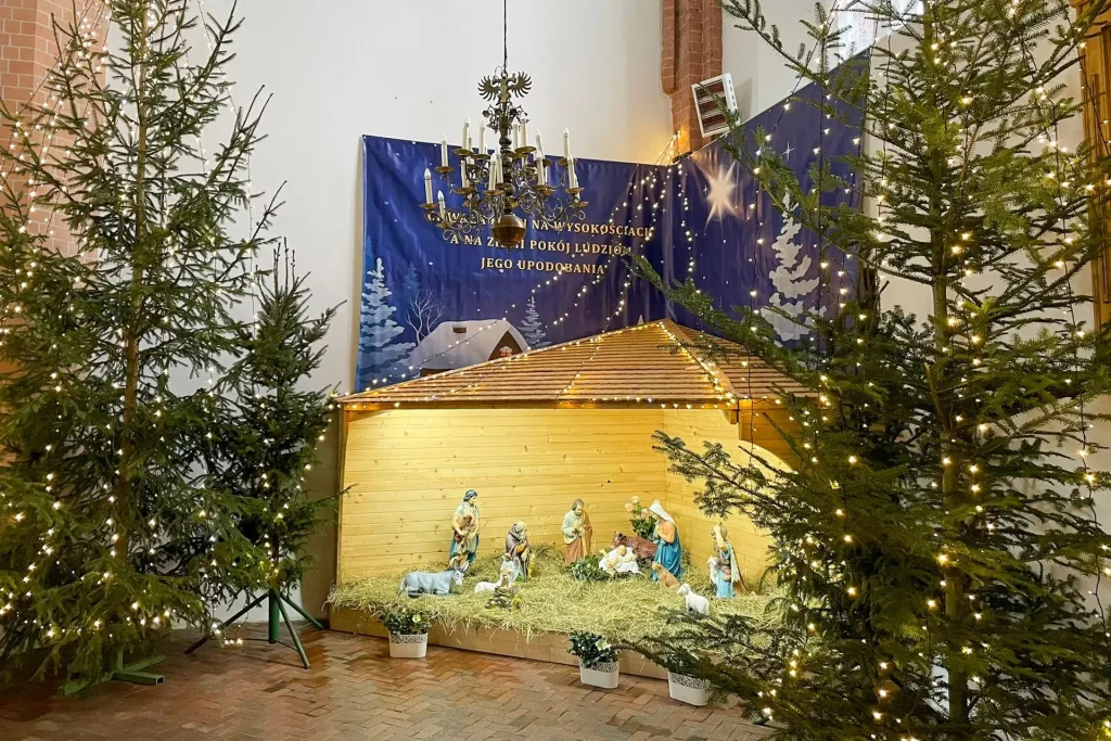 2023.12.22 – Wystrój kościoła na Boże Narodzenie