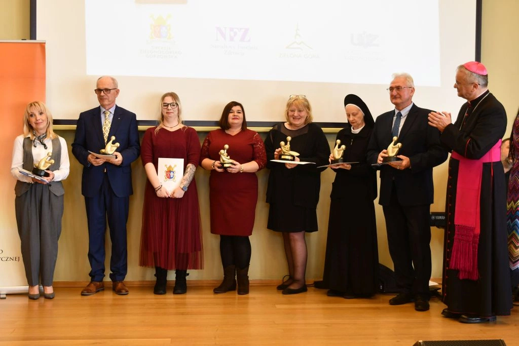 Laureaci statuetek „Lubuski Samarytanin” 2026 z bp. Tadeuszem Lityńskim