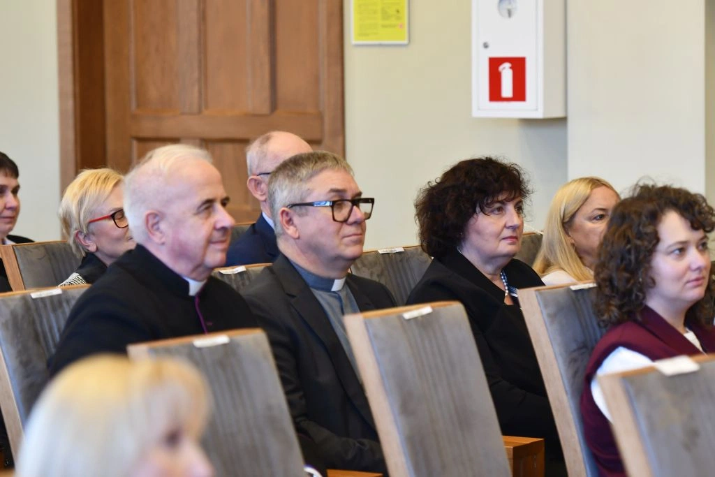 Uczestnicy gali „Lubuski Samarytanin” w Auli Rektoratu Uniwersytetu Zielonogórskiego