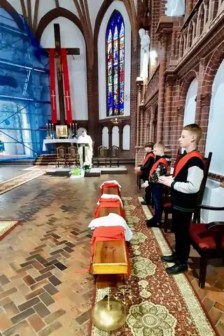 2024.04.21 – Przyjęcie nowych ministrantów – zdjęcie 2