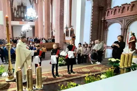 2024.04.21 – Przyjęcie nowych ministrantów – zdjęcie 6