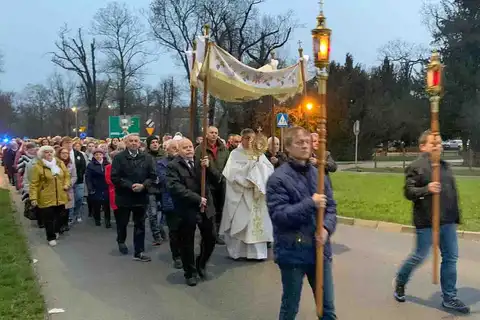2024.03.31 – Procesja rezurekcyjna i Msza Święta – zdjęcie 3
