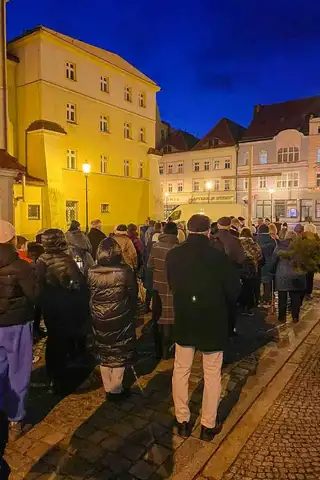 2024.03.24 – Parafialna Droga Krzyżowa ulicami Żar – zdjęcie 12