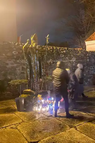 2024.03.24 – Parafialna Droga Krzyżowa ulicami Żar – zdjęcie 73