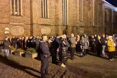 2024.03.24 – Parafialna Droga Krzyżowa ulicami Żar – zdjęcie 64