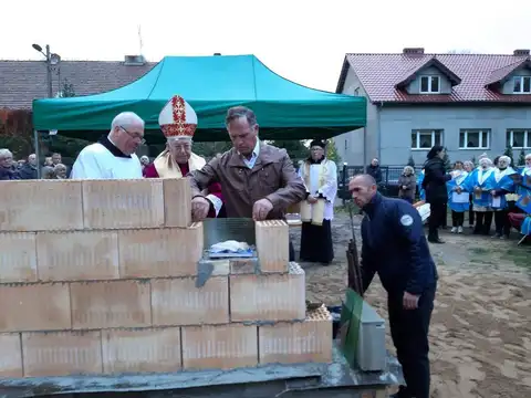 2019.10.17 – Poświęcenie kamienia węgielnego kościoła w Grabiku – zdjęcie 71