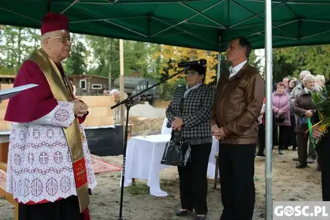 2019.10.17 – Poświęcenie kamienia węgielnego kościoła w Grabiku – zdjęcie 24