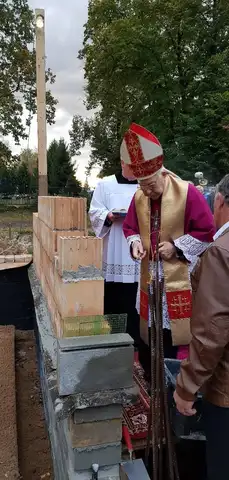 2019.10.17 – Poświęcenie kamienia węgielnego kościoła w Grabiku – zdjęcie 62