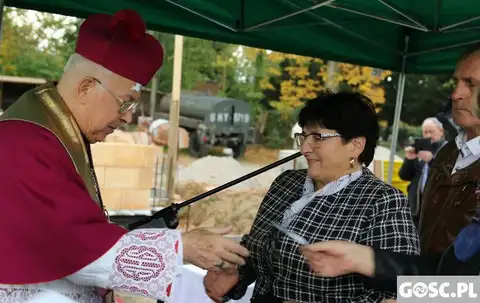 2019.10.17 – Poświęcenie kamienia węgielnego kościoła w Grabiku – zdjęcie 23