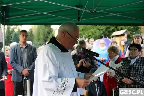 2019.10.17 – Poświęcenie kamienia węgielnego kościoła w Grabiku – zdjęcie 20