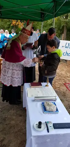2019.10.17 – Poświęcenie kamienia węgielnego kościoła w Grabiku – zdjęcie 58