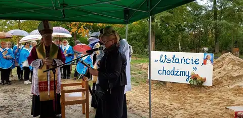 2019.10.17 – Poświęcenie kamienia węgielnego kościoła w Grabiku – zdjęcie 77