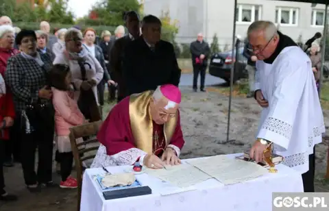 2019.10.17 – Poświęcenie kamienia węgielnego kościoła w Grabiku – zdjęcie 15