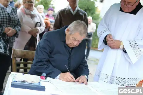 2019.10.17 – Poświęcenie kamienia węgielnego kościoła w Grabiku – zdjęcie 14
