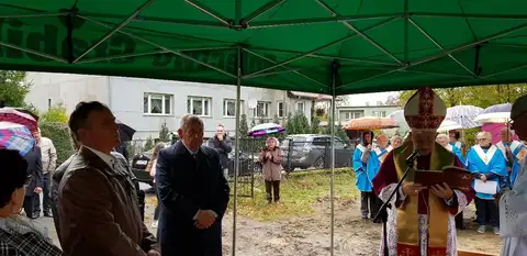 2019.10.17 – Poświęcenie kamienia węgielnego kościoła w Grabiku – zdjęcie 78