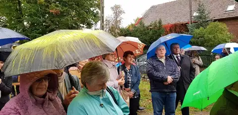 2019.10.17 – Poświęcenie kamienia węgielnego kościoła w Grabiku – zdjęcie 80