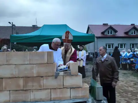 2019.10.17 – Poświęcenie kamienia węgielnego kościoła w Grabiku – zdjęcie 68