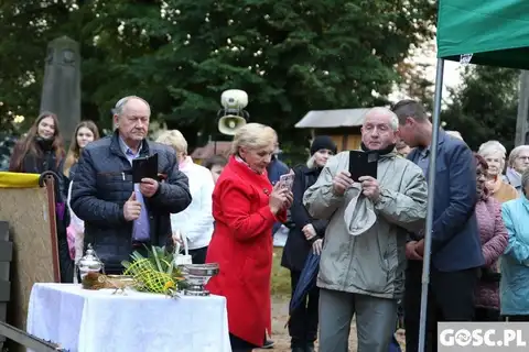 2019.10.17 – Poświęcenie kamienia węgielnego kościoła w Grabiku – zdjęcie 5