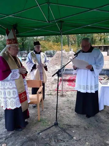 2019.10.17 – Poświęcenie kamienia węgielnego kościoła w Grabiku – zdjęcie 46