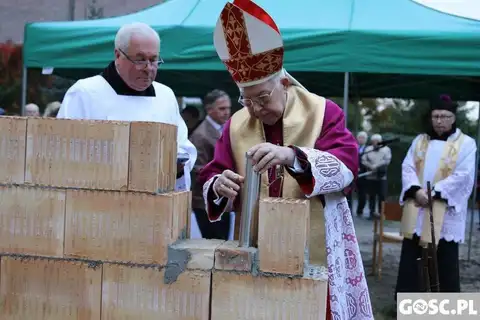2019.10.17 – Poświęcenie kamienia węgielnego kościoła w Grabiku – zdjęcie 22