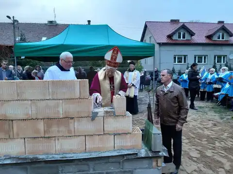 2019.10.17 – Poświęcenie kamienia węgielnego kościoła w Grabiku – zdjęcie 67
