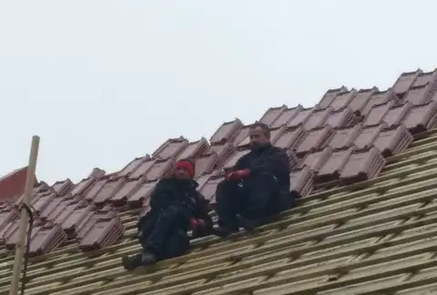 2022.12 – Krycie dachu na kościele w Grabiku – zdjęcie 21