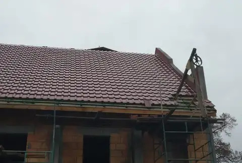 2022.12 – Krycie dachu na kościele w Grabiku – zdjęcie 29