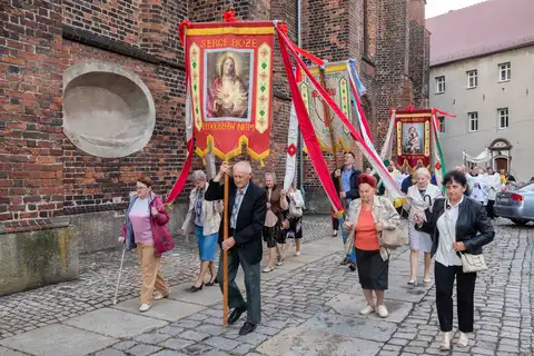 2023.06.16 – Odpust parafialny ku czci Najświętszego Serca Pana Jezusa – zdjęcie 134