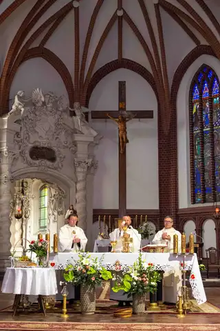 2023.06.16 – Odpust parafialny ku czci Najświętszego Serca Pana Jezusa – zdjęcie 94