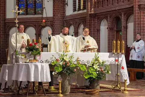 2023.06.16 – Odpust parafialny ku czci Najświętszego Serca Pana Jezusa – zdjęcie 75