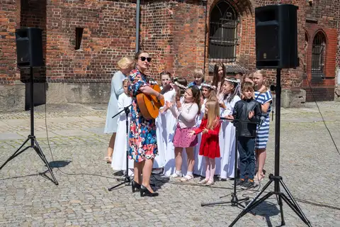 2023.06.04 – Jubileusz 30-lecia święceń prezbiteratu ks. Proboszcza – zdjęcie 107