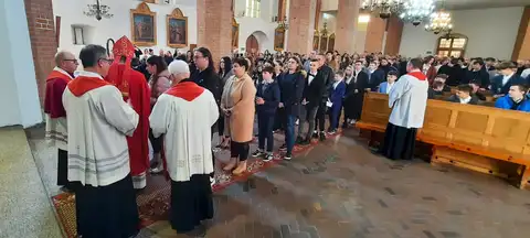2023.04.20 – Sakrament Bierzmowania – zdjęcie 36