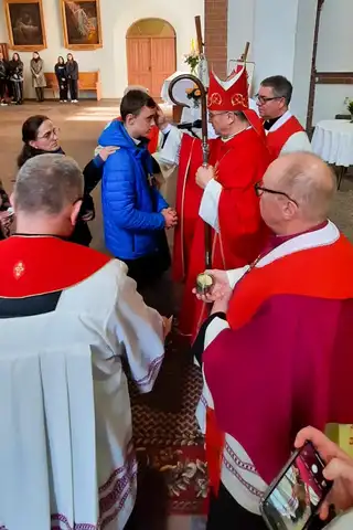 2023.04.20 – Sakrament Bierzmowania – zdjęcie 24