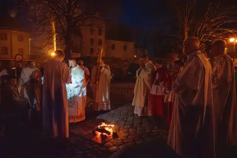2023.04.08 – Liturgia Wigilii Paschalnej – zdjęcie 17