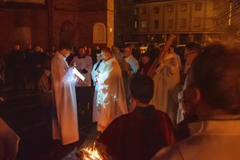 2023.04.08 – Liturgia Wigilii Paschalnej – zdjęcie 14