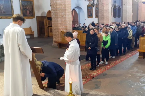 2023.04.07 – Liturgia Wielkiego Piątku – zdjęcie 17