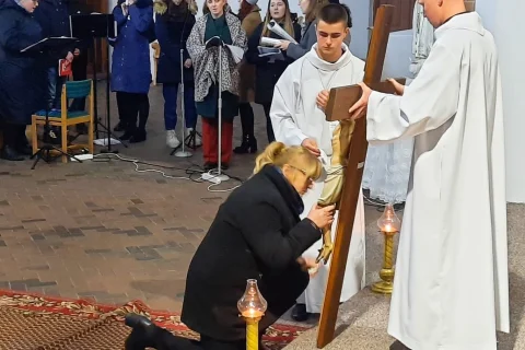 2023.04.07 – Liturgia Wielkiego Piątku – zdjęcie 23