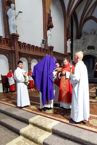 2023.04.07 – Liturgia Wielkiego Piątku – zdjęcie 11