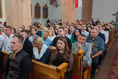2024.05.24 – Bierzmowanie młodzieży z Dekanatu Żary – zdjęcie 45
