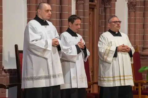 2024.05.24 – Bierzmowanie młodzieży z Dekanatu Żary – zdjęcie 225