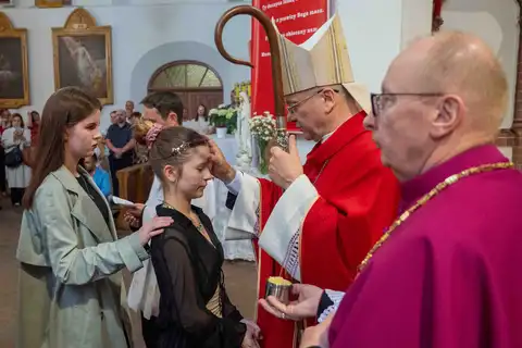 2024.05.24 – Bierzmowanie młodzieży z Dekanatu Żary – zdjęcie 82