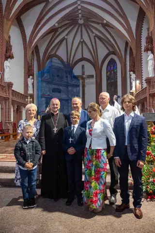 2024.05.24 – Bierzmowanie młodzieży z Dekanatu Żary – zdjęcie 279