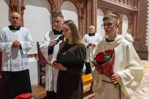 2024.05.24 – Bierzmowanie młodzieży z Dekanatu Żary – zdjęcie 251