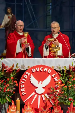 2024.05.24 – Bierzmowanie młodzieży z Dekanatu Żary – zdjęcie 233