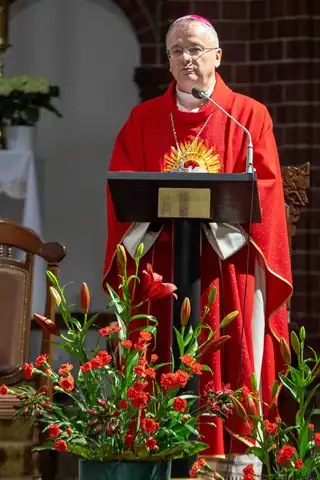 2024.05.24 – Bierzmowanie młodzieży z Dekanatu Żary – zdjęcie 15
