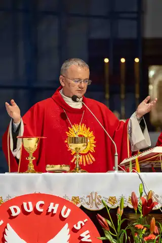 2024.05.24 – Bierzmowanie młodzieży z Dekanatu Żary – zdjęcie 218