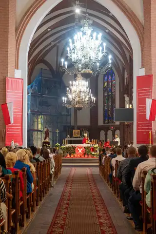 2024.05.24 – Bierzmowanie młodzieży z Dekanatu Żary – zdjęcie 51