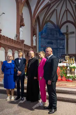 2024.05.24 – Bierzmowanie młodzieży z Dekanatu Żary – zdjęcie 280