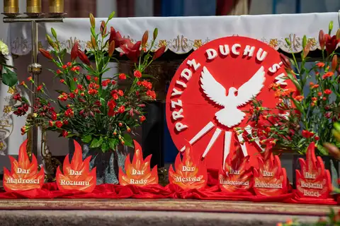 2024.05.24 – Bierzmowanie młodzieży z Dekanatu Żary – zdjęcie 27